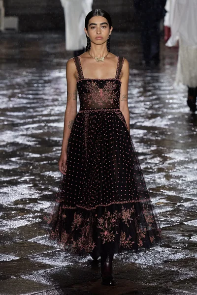 Look 15